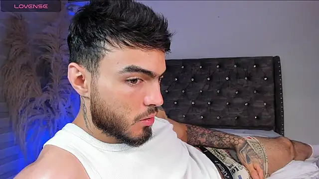 Snapshot of Paulwolf69 chatting on December 3, 2024, 4:58 am Paulwolf69 online show from December 3, 2024, 4:58 am