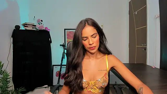 Snapshot of camille-rose chatting on June 24, 2026, 7:57 pm camille-rose online show from June 24, 2026, 7:57 pm