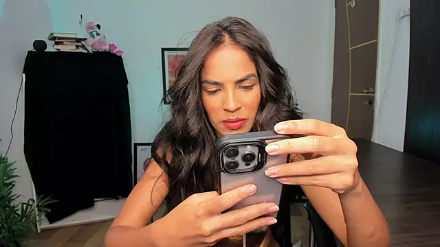 Snapshot of camille-rose chatting on July 10, 2026, 6:10 pm camille-rose online show from July 10, 2026, 6:10 pm