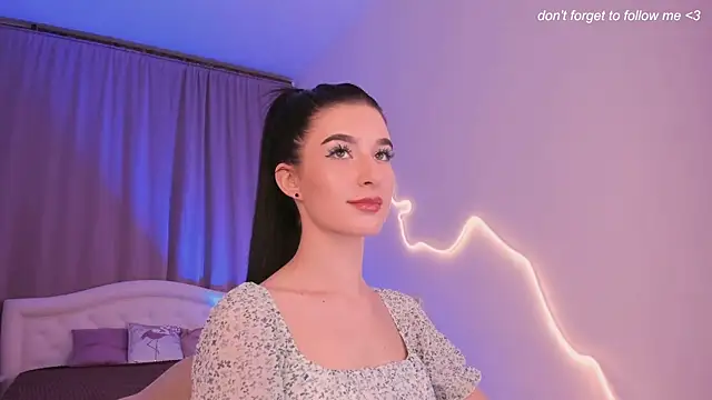 LauraCoy online show from June 2, 2026, 9:50 pm