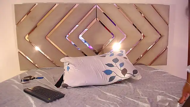 Raven foxter1 online show from February 6, 2026, 10:29 am