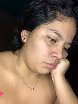 Snapshot of moncerrat_luna chatting on February 3, 2025, 12:47 pm moncerrat luna online show from February 3, 2025, 12:47 pm