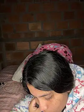 Snapshot of moncerrat_luna chatting on February 7, 2025, 1:11 pm moncerrat luna online show from February 7, 2025, 1:11 pm