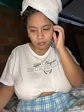 Snapshot of moncerrat_luna chatting on February 12, 2025, 5:16 pm moncerrat luna online show from February 12, 2025, 5:16 pm