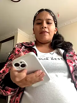 Snapshot of moncerrat_luna chatting on October 8, 2025, 9:12 pm moncerrat luna online show from October 8, 2025, 9:12 pm