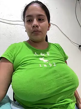 moncerrat luna online show from May 5, 2026, 8:39 pm
