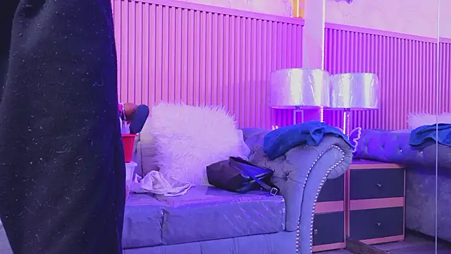 Snapshot of Emiily_Scott1 chatting on December 6, 2024, 12:38 pm Emiily Scott1 online show from December 6, 2024, 12:38 pm