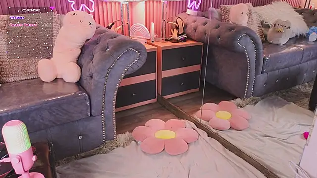 Snapshot of Emiily_Scott1 chatting on January 8, 2025, 4:00 pm Emiily Scott1 online show from January 8, 2025, 4:00 pm