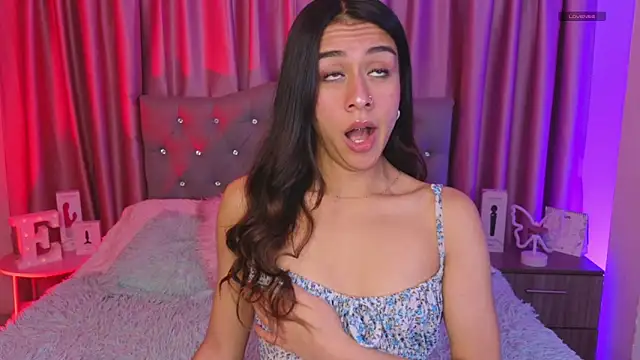 Emiily Scott1 online show from June 3, 2026, 12:35 am