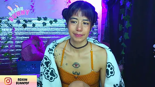 Roxanbunny1 online show from February 7, 2026, 7:45 am