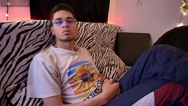 Snapshot of kisstarxxx chatting on February 15, 2026, 7:38 am kisstarxxx online show from February 15, 2026, 7:38 am