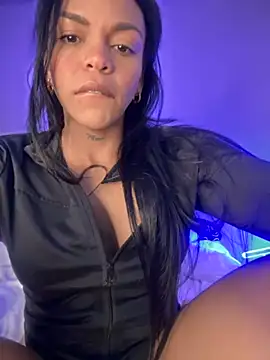 Charly  online show from December 5, 2025, 4:10 am