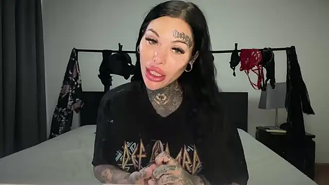 Snapshot of claudiacvc95 chatting on November 6, 2025, 3:07 am claudiacvc95 online show from November 6, 2025, 3:07 am