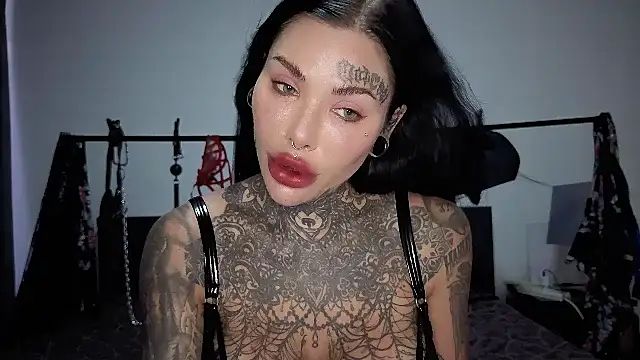 claudiacvc95 online show from March 20, 2026, 4:06 am