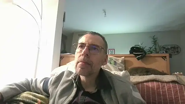 ptitcanard60600 online show from May 6, 2026, 8:58 pm