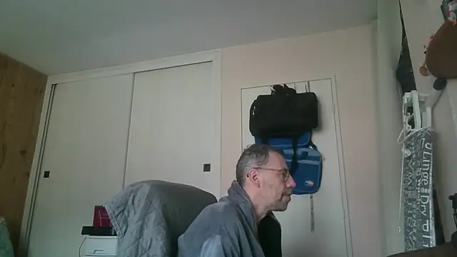 ptitcanard60600 online show from May 13, 2026, 7:28 am
