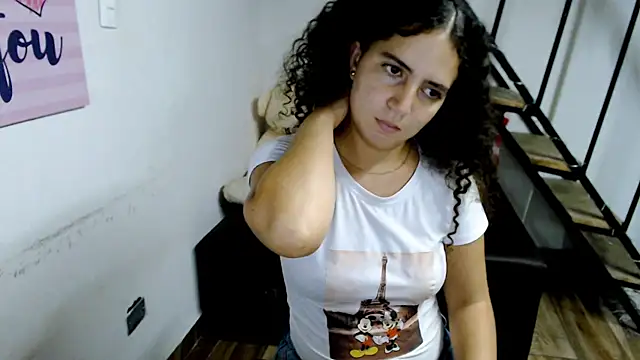 samantha baby  online show from December 20, 2024, 11:05 pm