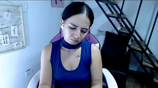 samantha baby  online show from September 16, 2025, 7:04 pm