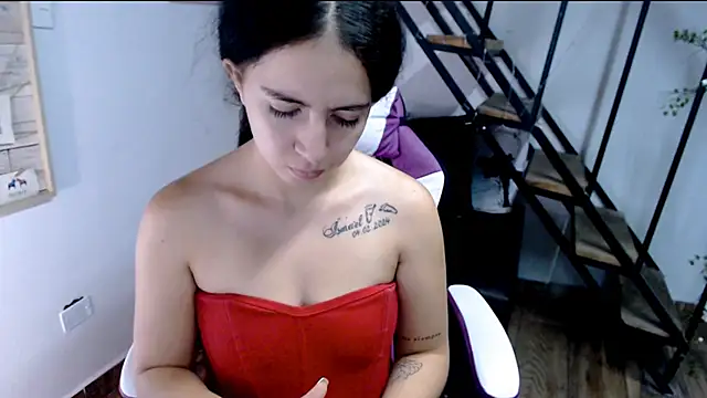 samantha baby  online show from September 28, 2025, 5:29 pm