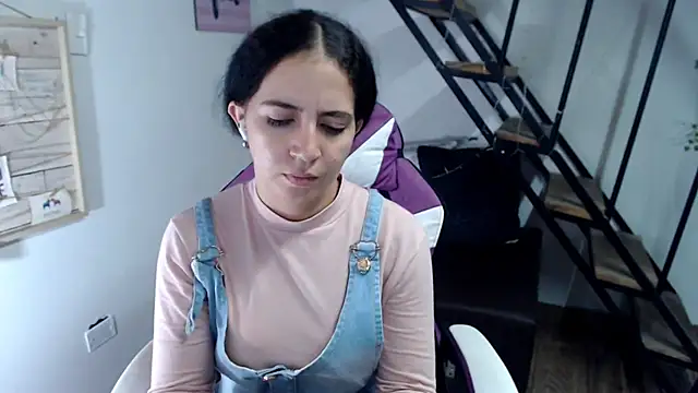 samantha baby  online show from November 11, 2025, 10:21 pm