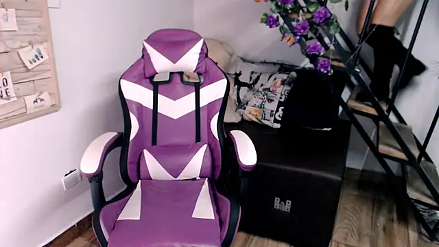 samantha baby  online show from February 7, 2026, 5:38 pm