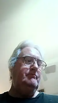 Snapshot of graham1980 chatting on November 10, 2025, 4:28 pm graham1980 online show from November 10, 2025, 4:28 pm