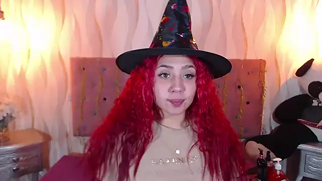 Snapshot of IsabelaLatina chatting on October 31, 2025, 2:23 am IsabelaLatina online show from October 31, 2025, 2:23 am