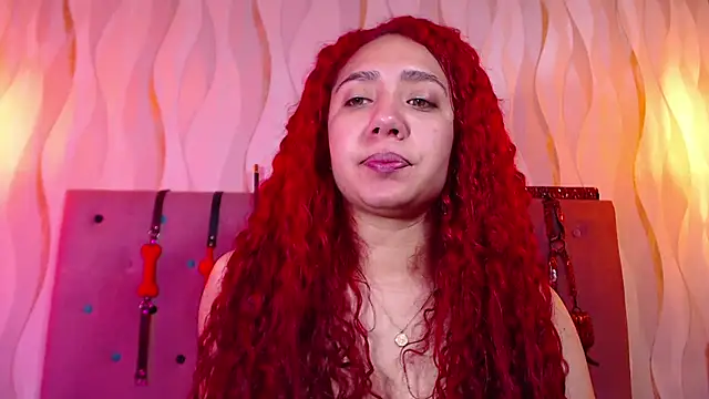 Snapshot of IsabelaLatina chatting on February 24, 2026, 2:59 pm IsabelaLatina online show from February 24, 2026, 2:59 pm