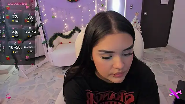 Snapshot of martinasaez chatting on December 27, 2024, 10:37 pm martinasaez online show from December 27, 2024, 10:37 pm