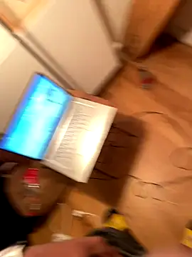 Snapshot of la_chiennete chatting on September 17, 2025, 9:49 pm la chiennete online show from September 17, 2025, 9:49 pm