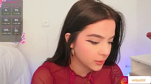 Snapshot of Victoriaxx_ chatting on February 24, 2026, 9:40 am Victoriaxx online show from February 24, 2026, 9:40 am