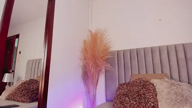 NoraDasilva online show from February 27, 2025, 12:43 am