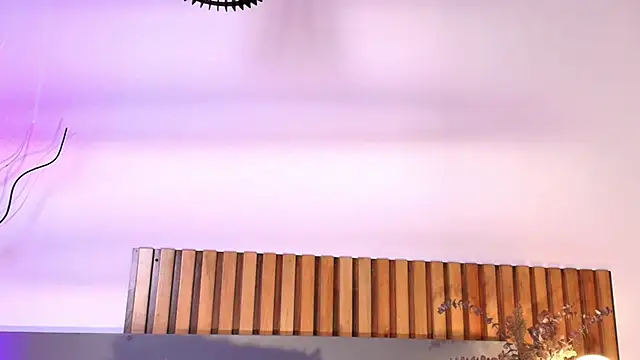 NoraDasilva online show from September 15, 2025, 1:33 pm