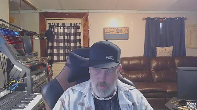 Snapshot of jimdacbin420 chatting on March 5, 2025, 12:16 am jimdacbin420 online show from March 5, 2025, 12:16 am