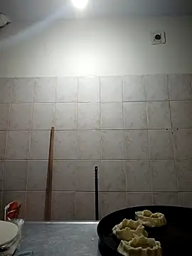 Snapshot of Bombon_ok chatting on February 5, 2026, 12:48 am Bombon ok online show from February 5, 2026, 12:48 am