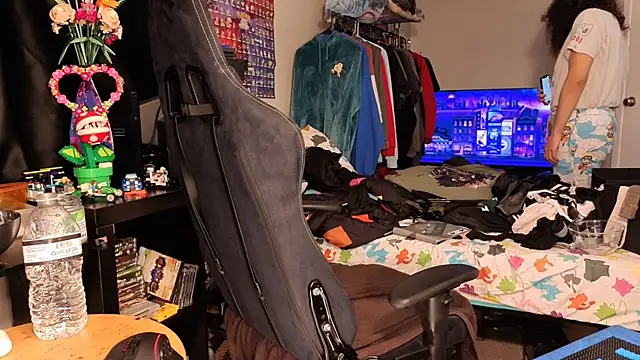 Snapshot of ShinyCherub chatting on February 5, 2025, 5:53 pm ShinyCherub online show from February 5, 2025, 5:53 pm