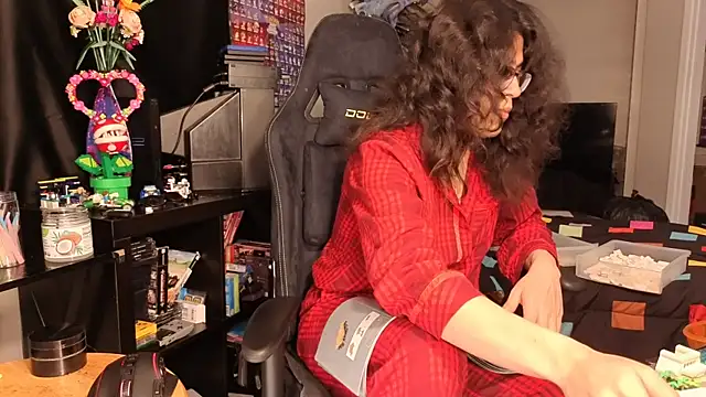 Snapshot of ShinyCherub chatting on February 8, 2025, 12:38 am ShinyCherub online show from February 8, 2025, 12:38 am