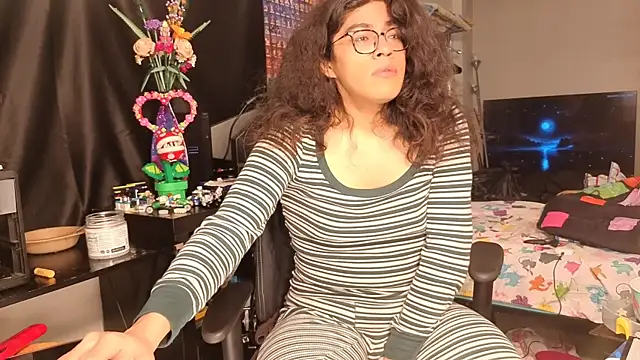 Snapshot of ShinyCherub chatting on February 10, 2025, 11:04 am ShinyCherub online show from February 10, 2025, 11:04 am