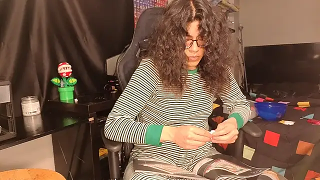 Snapshot of ShinyCherub chatting on February 13, 2025, 2:56 am ShinyCherub online show from February 13, 2025, 2:56 am