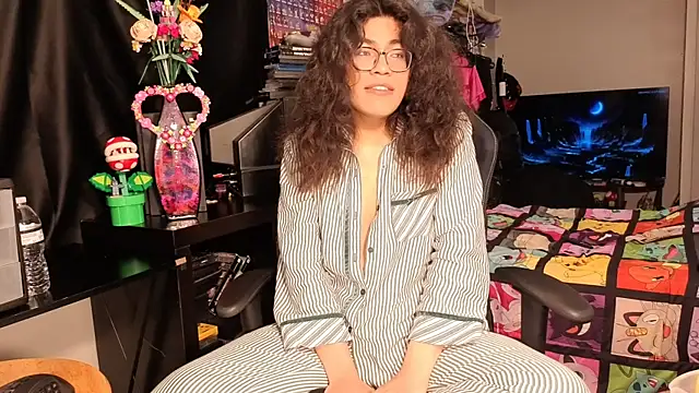 Snapshot of ShinyCherub chatting on February 19, 2025, 12:22 pm ShinyCherub online show from February 19, 2025, 12:22 pm