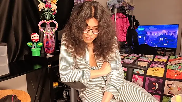 Snapshot of ShinyCherub chatting on February 19, 2025, 3:27 pm ShinyCherub online show from February 19, 2025, 3:27 pm