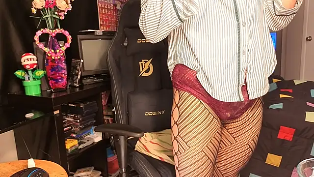 Snapshot of ShinyCherub chatting on February 26, 2025, 10:26 am ShinyCherub online show from February 26, 2025, 10:26 am