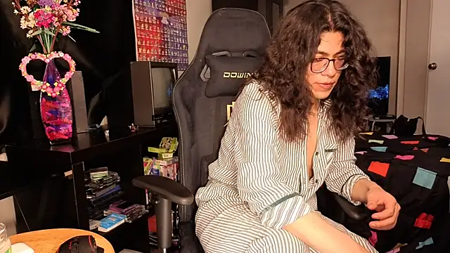 Snapshot of ShinyCherub chatting on March 18, 2025, 1:00 am ShinyCherub online show from March 18, 2025, 1:00 am