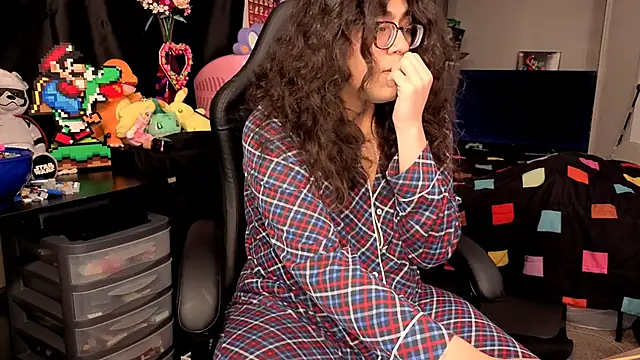 Snapshot of ShinyCherub chatting on September 26, 2025, 7:18 pm ShinyCherub online show from September 26, 2025, 7:18 pm