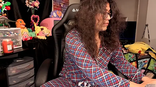 Snapshot of ShinyCherub chatting on October 6, 2025, 2:53 am ShinyCherub online show from October 6, 2025, 2:53 am