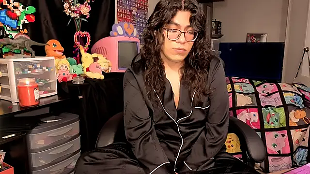 Snapshot of ShinyCherub chatting on October 6, 2025, 5:43 pm ShinyCherub online show from October 6, 2025, 5:43 pm