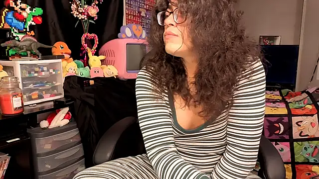 Snapshot of ShinyCherub chatting on October 12, 2025, 12:31 am ShinyCherub online show from October 12, 2025, 12:31 am