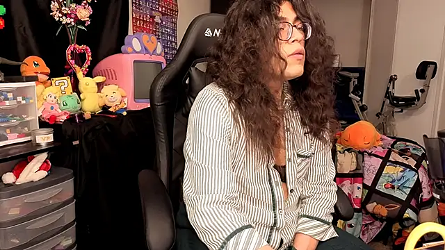 Snapshot of ShinyCherub chatting on October 16, 2025, 5:58 pm ShinyCherub online show from October 16, 2025, 5:58 pm