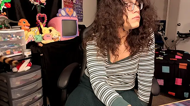 Snapshot of ShinyCherub chatting on October 20, 2025, 10:38 am ShinyCherub online show from October 20, 2025, 10:38 am