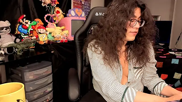 Snapshot of ShinyCherub chatting on October 27, 2025, 10:25 pm ShinyCherub online show from October 27, 2025, 10:25 pm